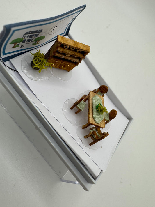 1/144th Traditional Dining  Room set