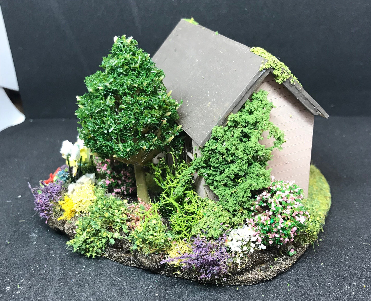Dolls House Miniatures ( 1/48th - 1:48th - 1/4" - Quarter Inch Scale ) Hand Made Shed Garden Scene ”