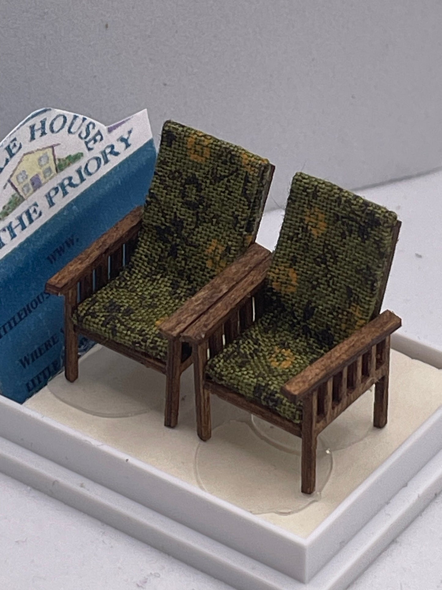 Dolls House 1/48th / 1:48 /Quarter Scale - s/2 Arts Crafts Chairs (various colours)