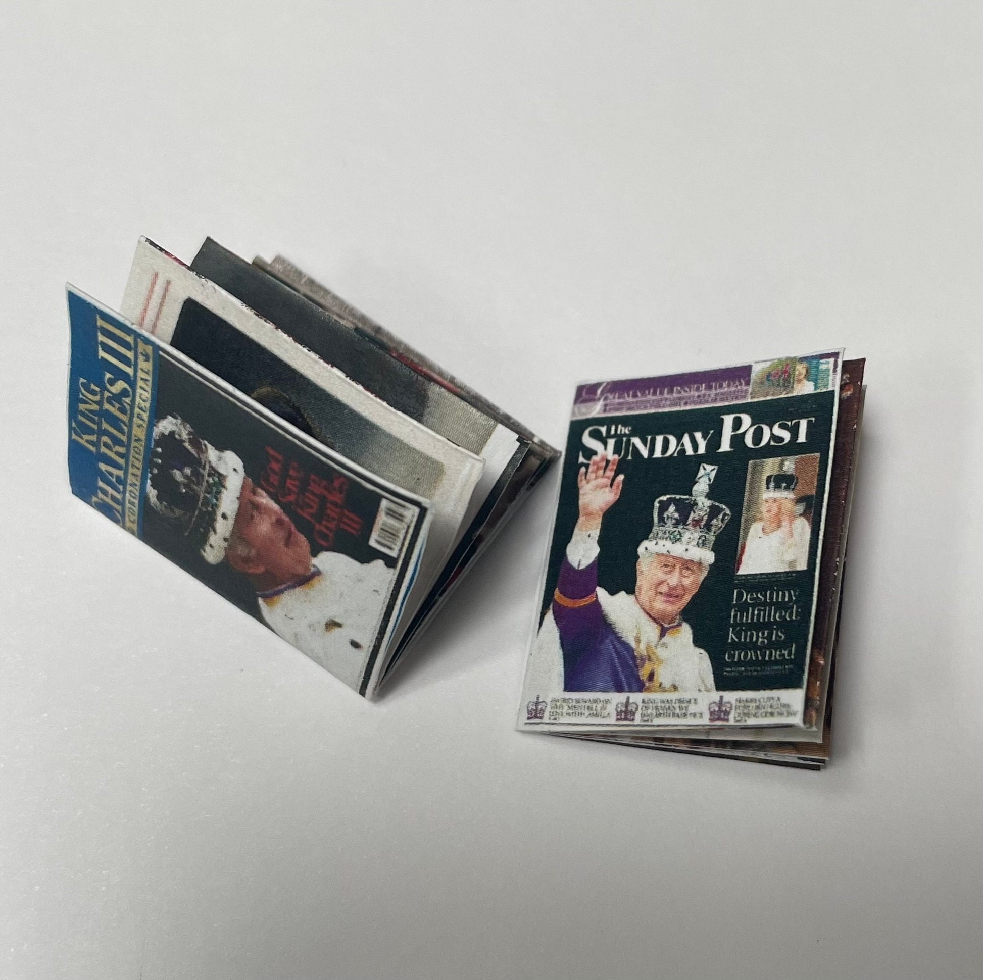 Dolls House Miniatures - Royal Magazines - King Charles III Coronation   (opening)