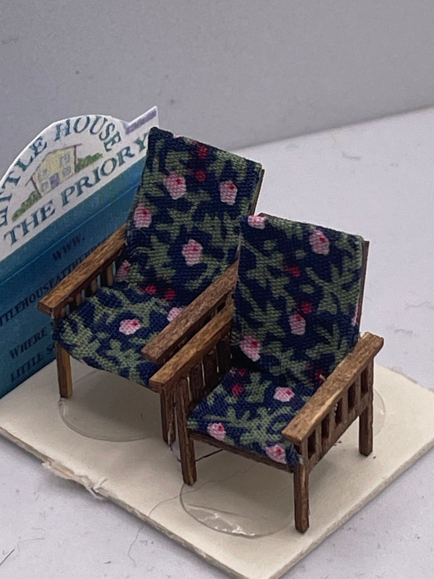 Dolls House 1/48th / 1:48 /Quarter Scale - s/2 Arts Crafts Chairs (various colours)