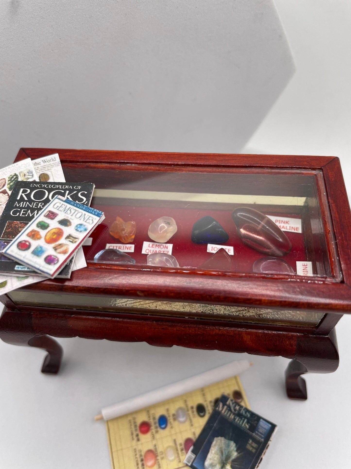 Dolls House Miniatures - 1/12th Geologist ( rock ) Curio Table - Vera Collective