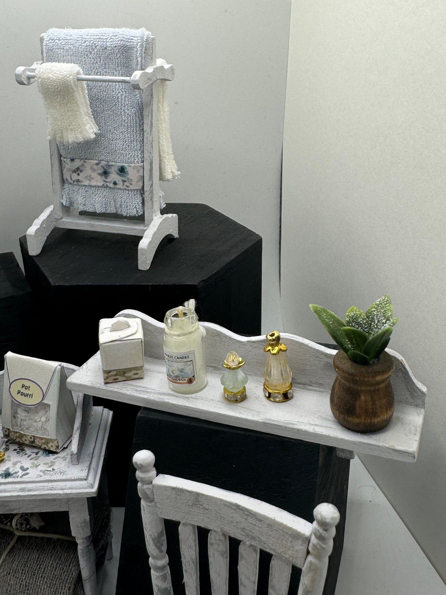 Dolls House Miniatures - 1/12th / 1:12 / inch scale. Shabby Chic Bathroom Bedroom Furniture ( 6 options )