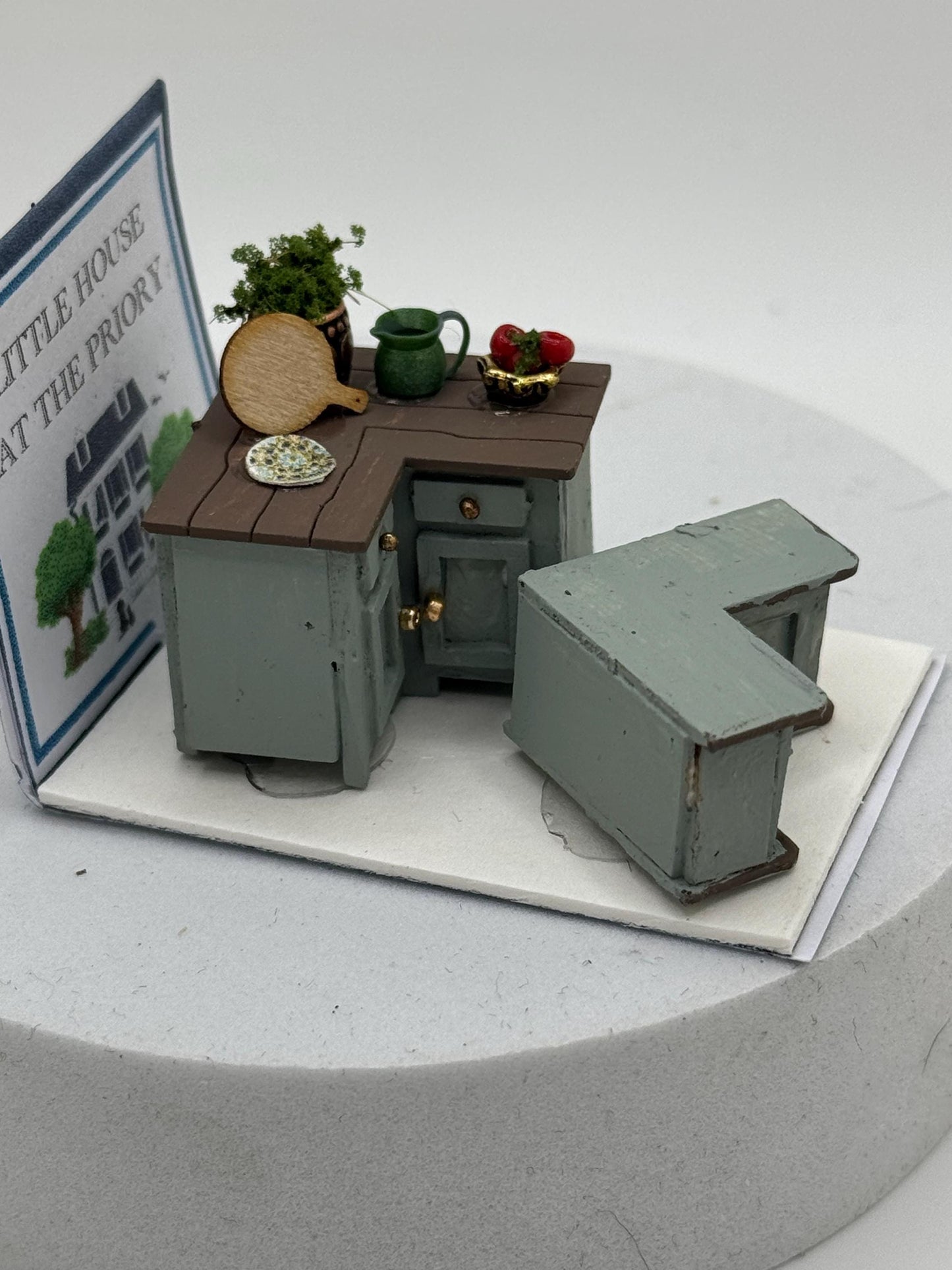 Dolls House 1/48th / 1:48 / Quarter Scale corner kitchen unit Cupboard and Wall unit