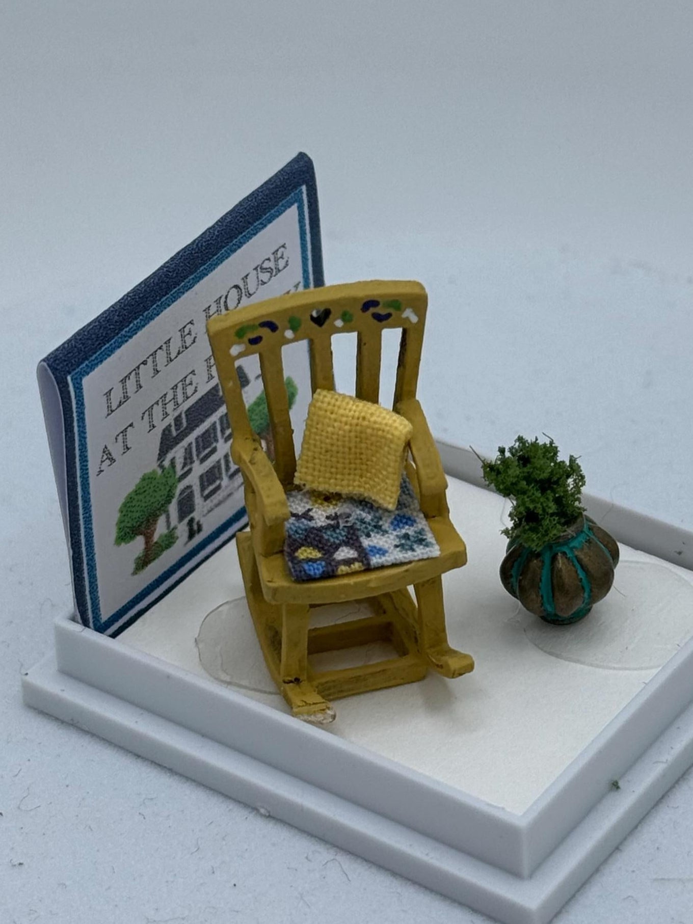 Dolls House 1/48th / 1:48 /Quarter Scale - Rocking chair