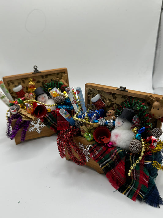 1/12th Christmas Decorations Chest