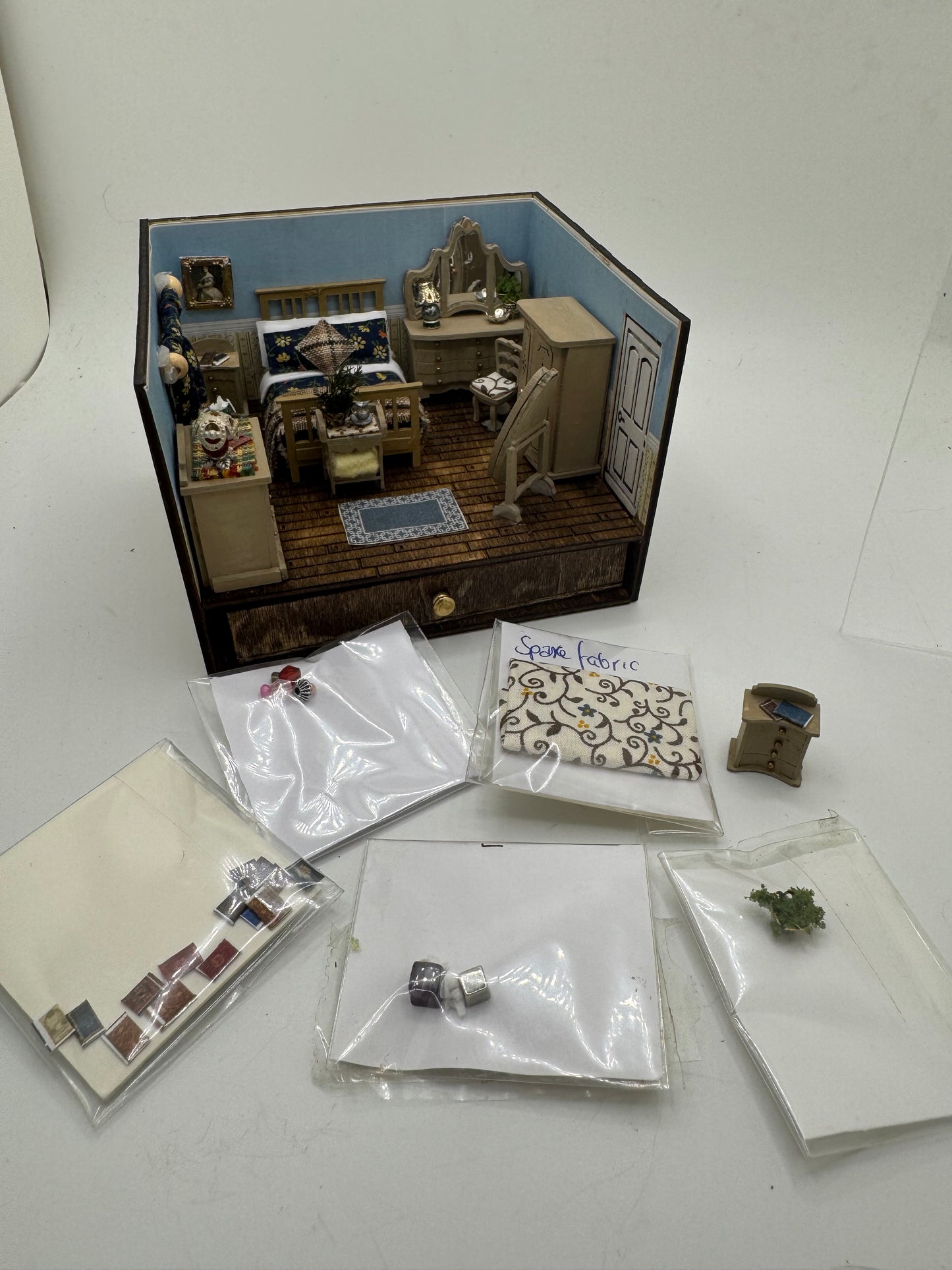 1/48th Room Box - Double Bedroom