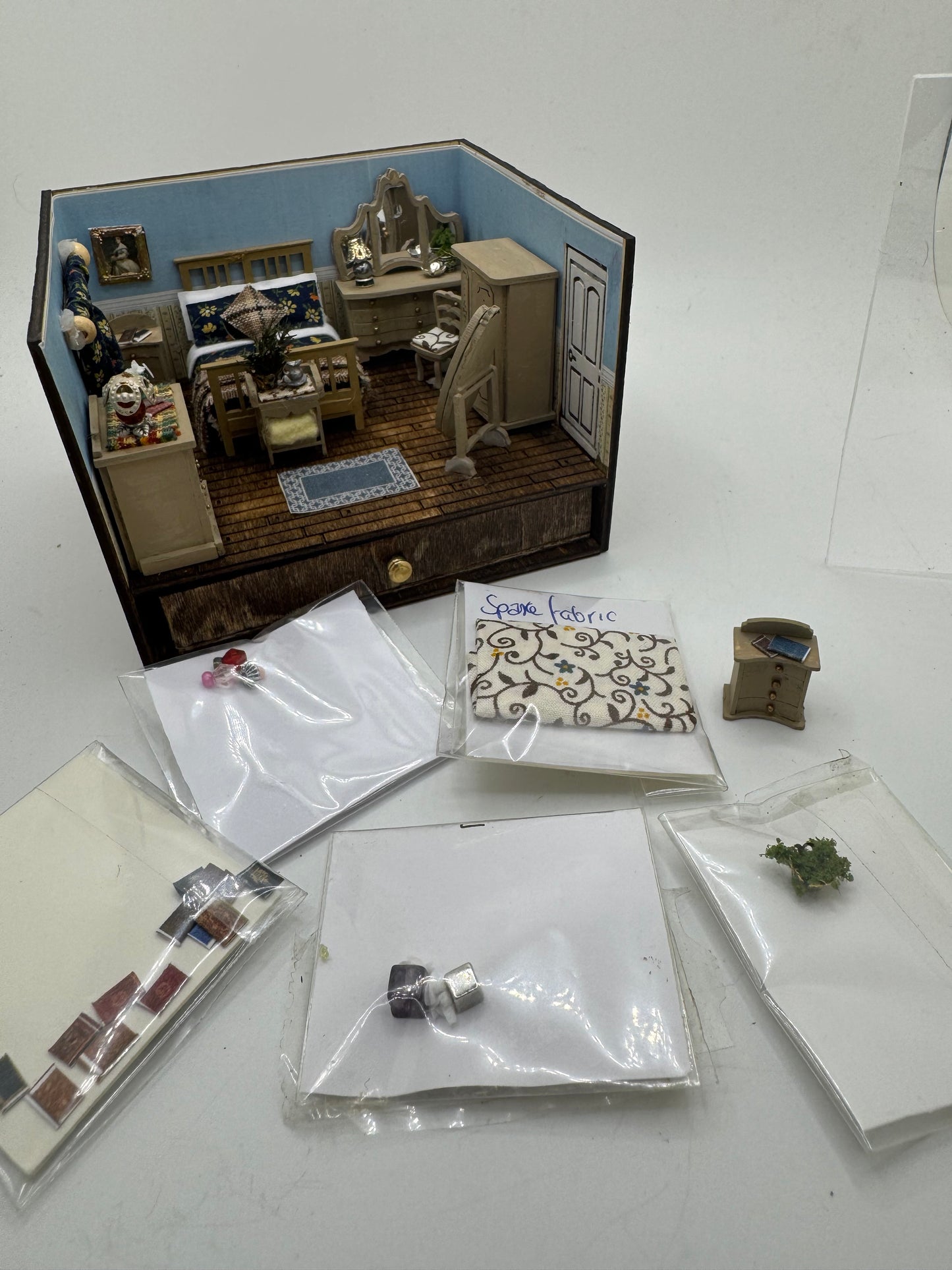 1/48th Room Box - Double Bedroom