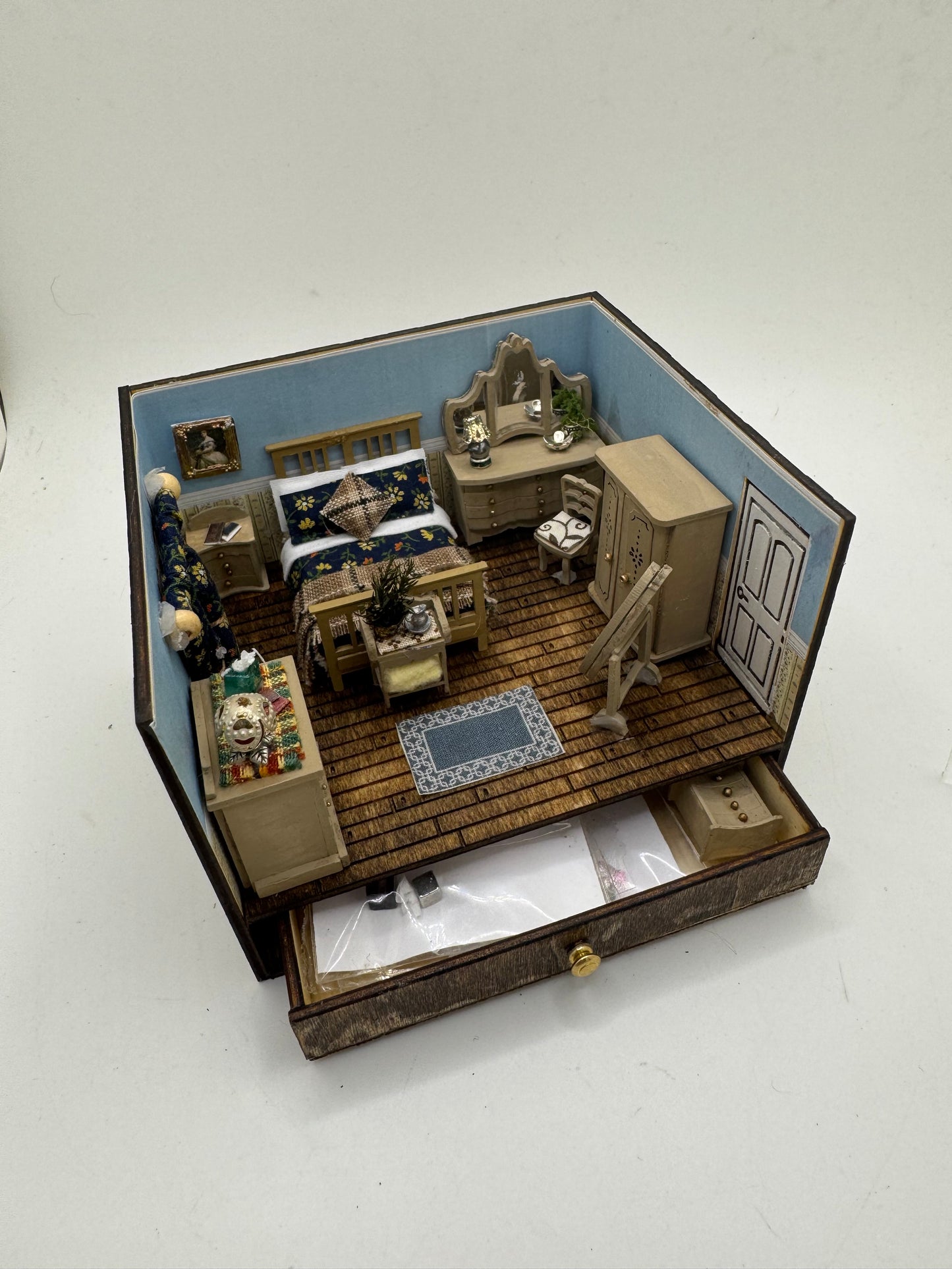 1/48th Room Box - Double Bedroom