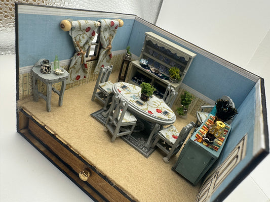 1/48th Room Box - Dining room
