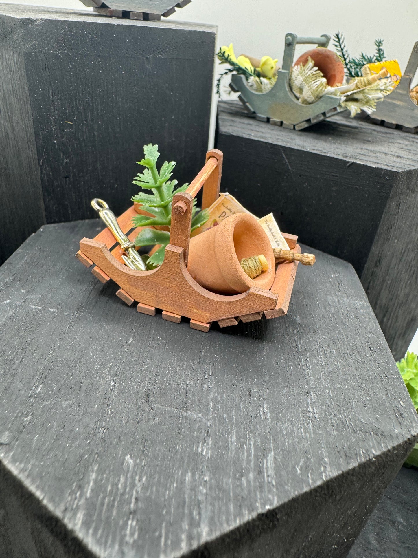 1/12th - garden trug x1 (x4 Options)
