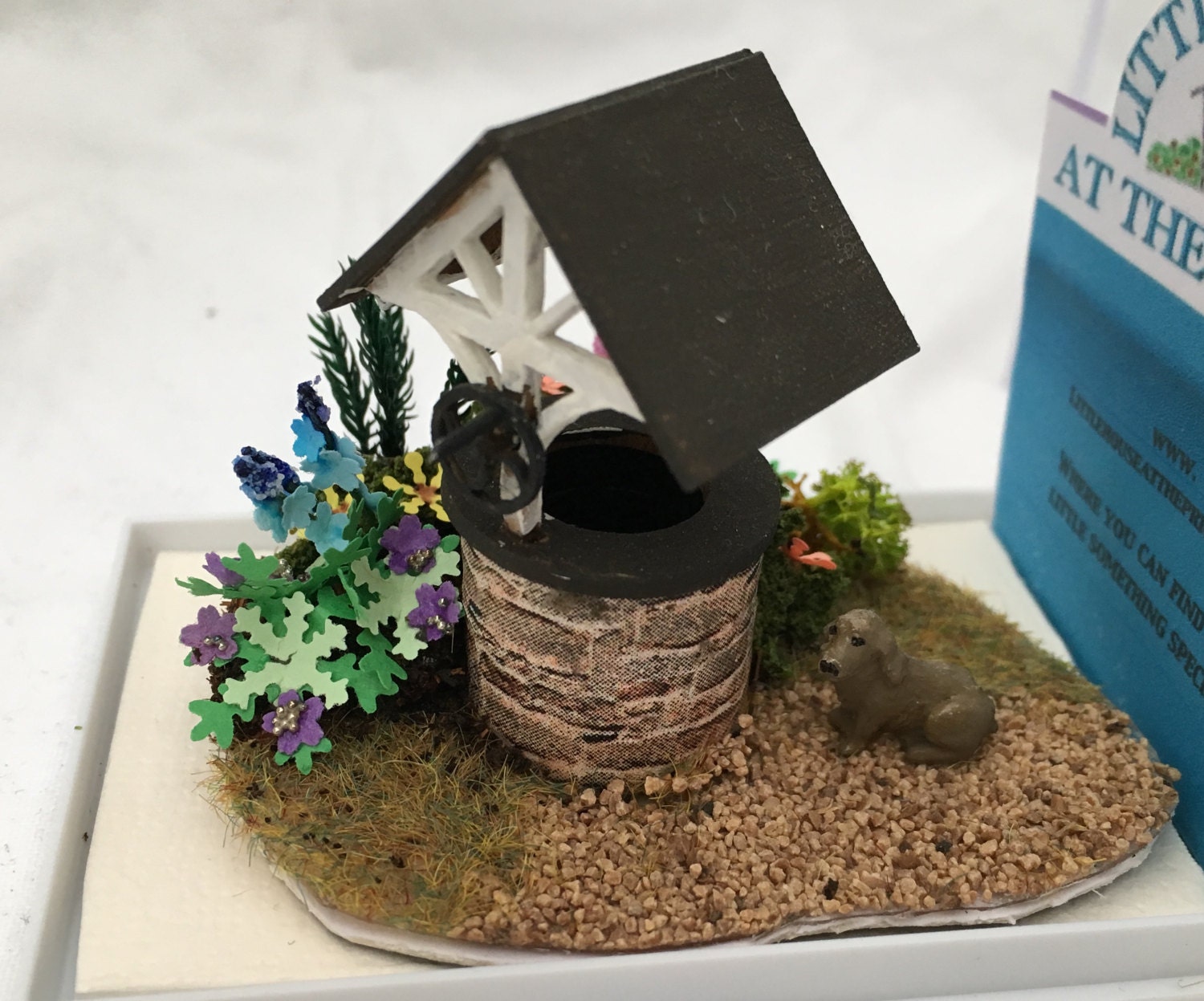 Dolls House Miniatures ( 1/48th - 1:48th - 1/4&quot; - Quarter Inch Scale ) - Hand Made Garden Wishing Well Scene