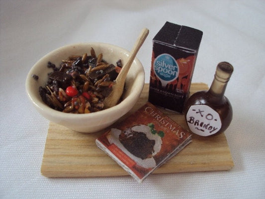 Dolls House Miniatures  - 1/12th MAKING CHRISTMAS PUDDING