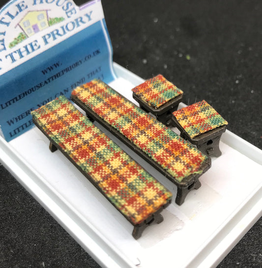 Dolls House Miniatures ( 1/48th - 1:48th - 1/4&quot; - Quarter Inch Scale )  Hand Painted  benches -