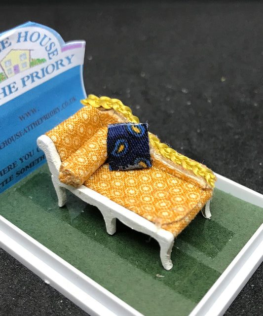 Dolls House 1/48th - chaise   -