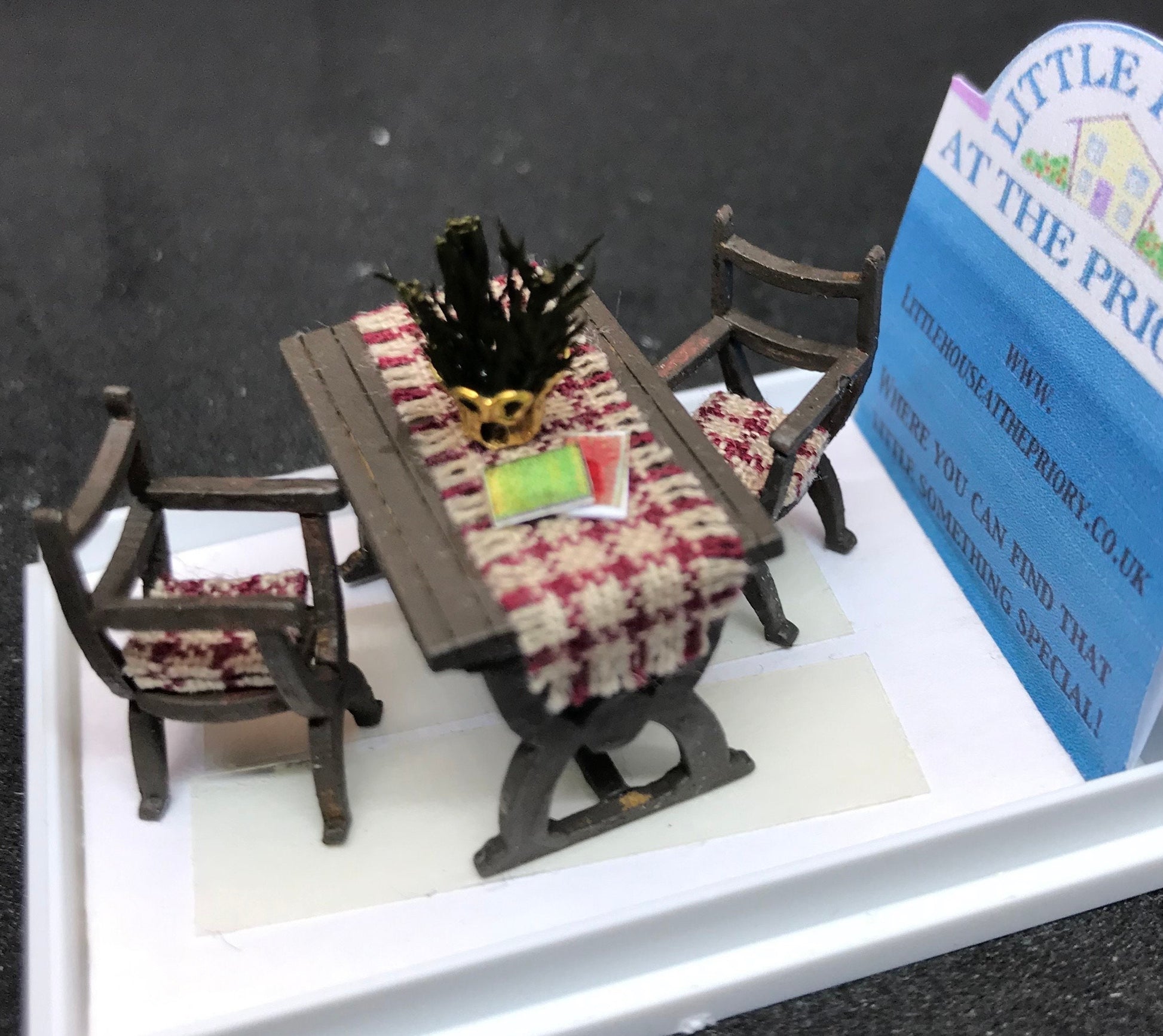 Dolls House 1/48th - tudor table & chairs  -