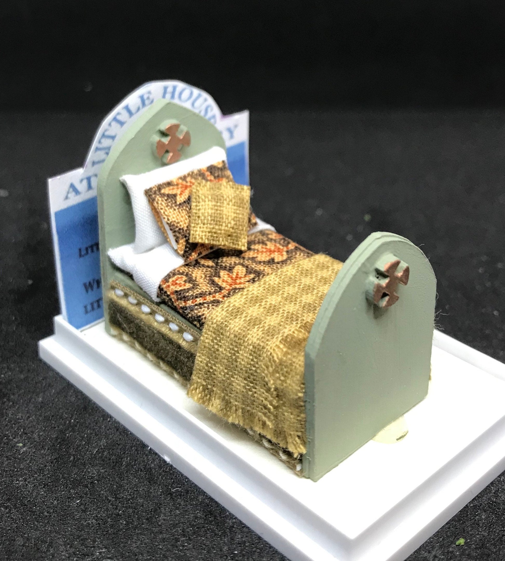 Dolls House Miniatures ( 1/48th - 1:48th - 1/4&quot; - Quarter Inch )  - Hand Made  - Single Bed - HENRIETTA