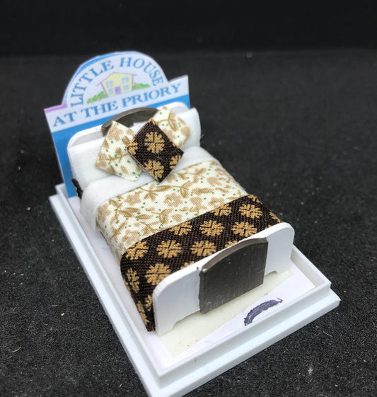 Dolls House Miniatures ( 1/48th - 1:48th - 1/4&quot; - Quarter Inch )  - Hand Made Double Bed  - CAROL