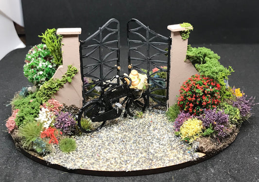 Dolls House Miniatures ( 1/48th - 1:48th - 1/4&quot; - Quarter Inch Scale ) - Hand Made Garden Gates Garden Scene