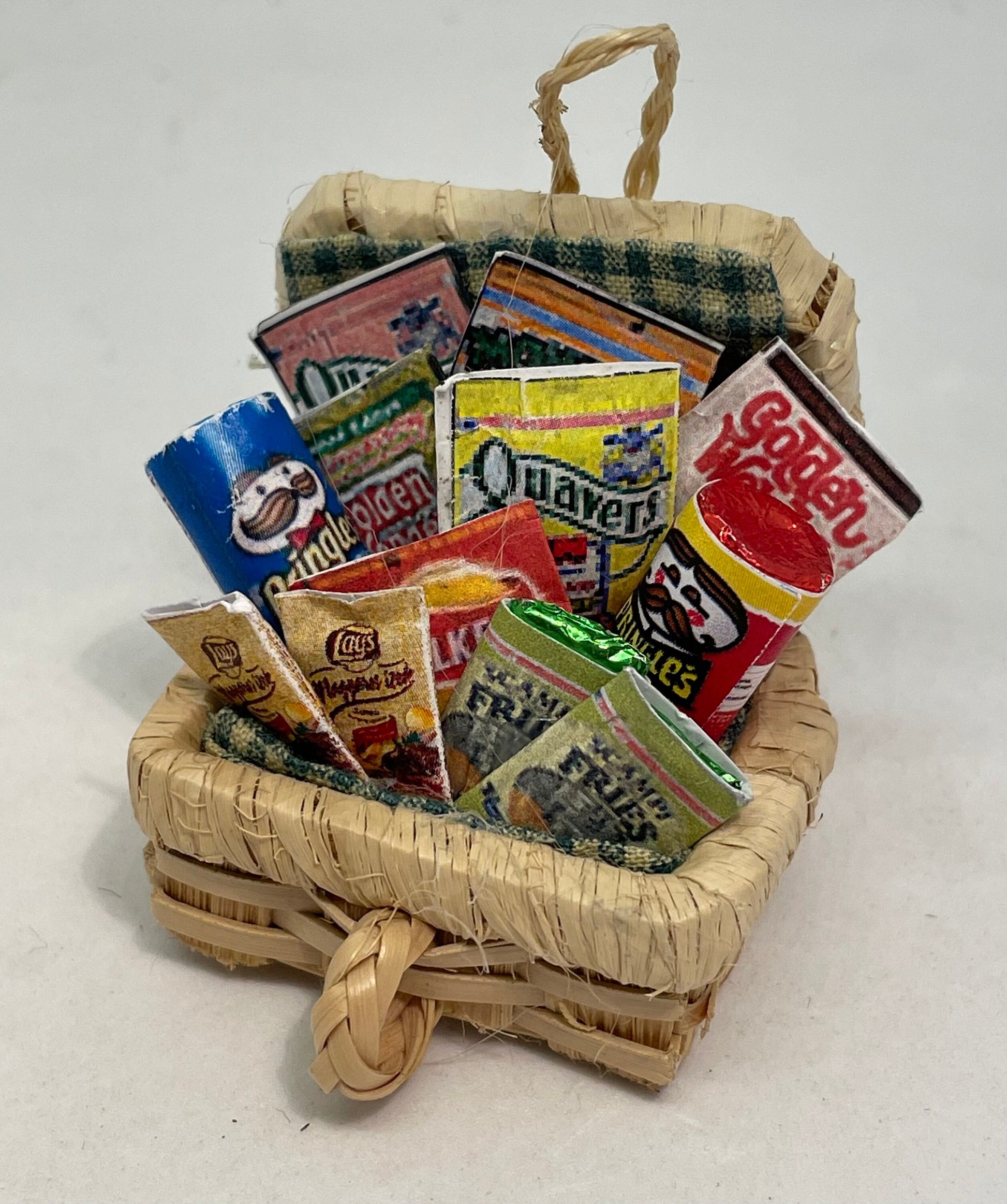 Dolls House Miniatures - 1/12th Snacks Hamper