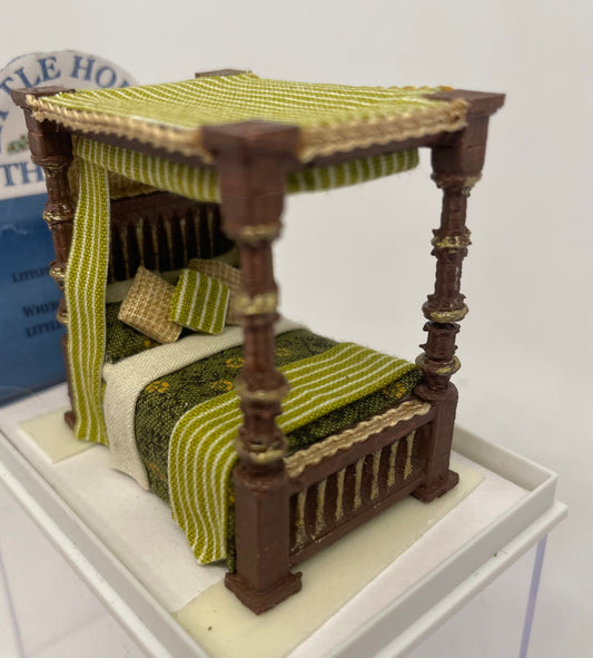 Dolls House Miniatures ( 1/48th - 1:48 - 1/4&quot; - Quarter Inch Scale )  - Handmade four poster bed