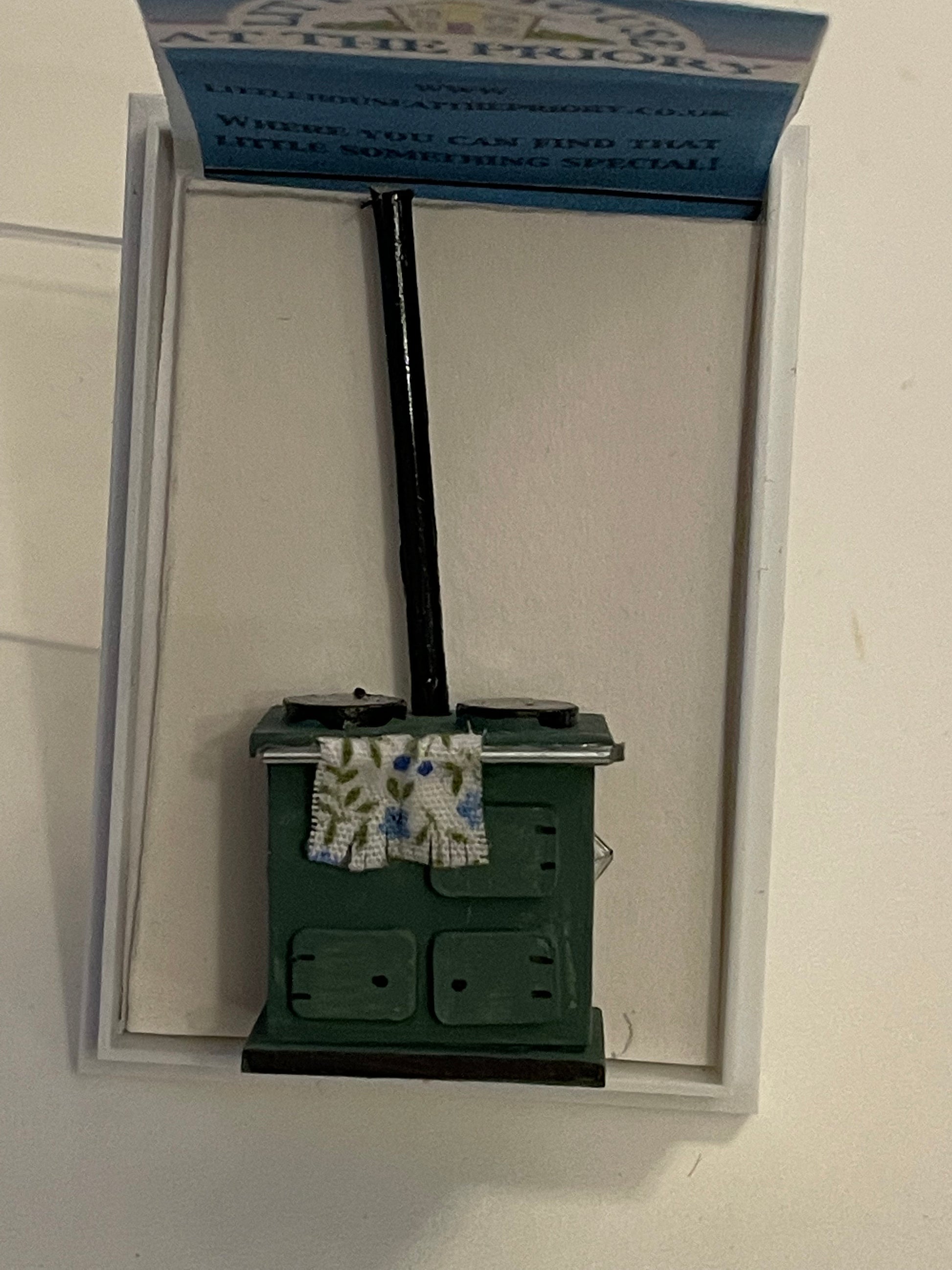 Dolls House 1/48th - Aga - green
