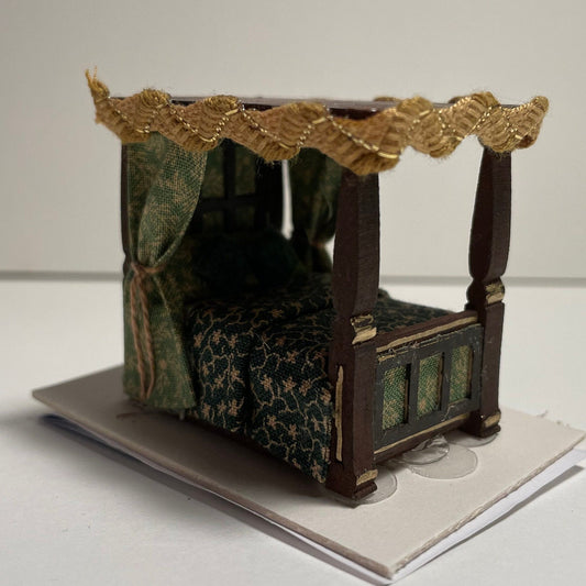 Dolls House Miniatures ( 1/48th - 1:48 - 1/4&quot; - Quarter Inch Scale )  - 4 Poster Bed - Catherine