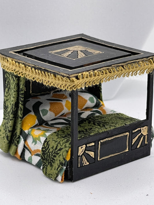 Dolls House 1/48th / 1:48 /Quarter Scale -  Deco Four Poster bed - Francis