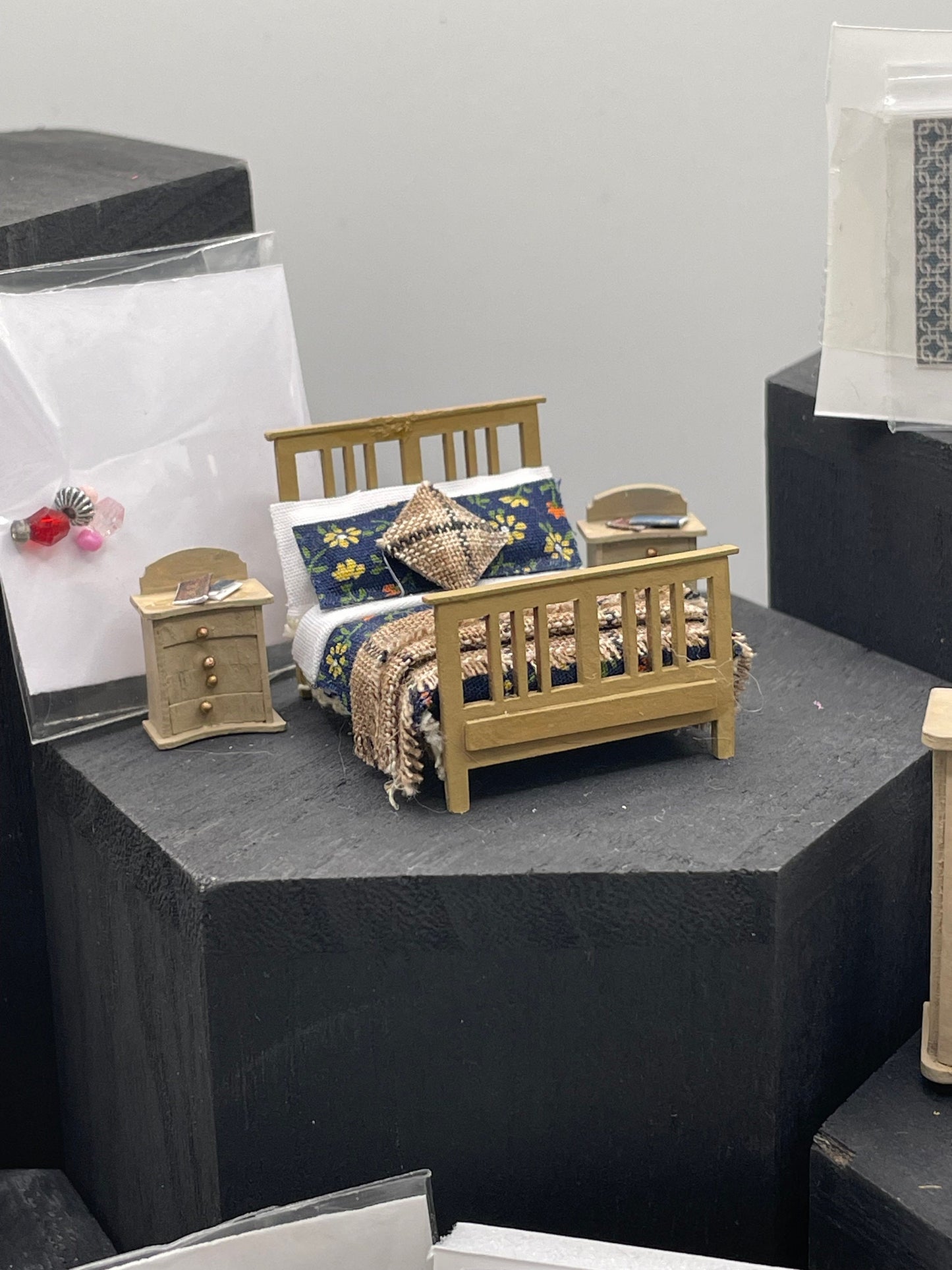 DOLLS HOUSE MINIATURES - 1/48th room box - Double Bedroom
