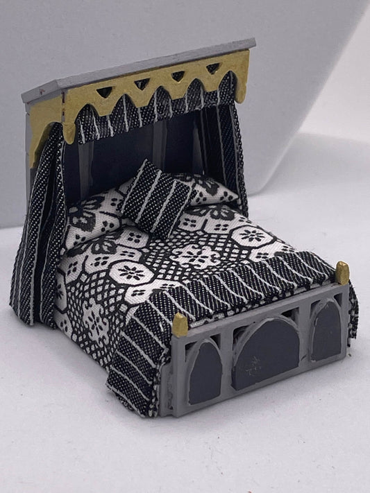 Dolls House Miniatures ( 1/48th - 1:48 - 1/4&quot; - Quarter Inch Scale ) -  Half Tester Bed - Anne