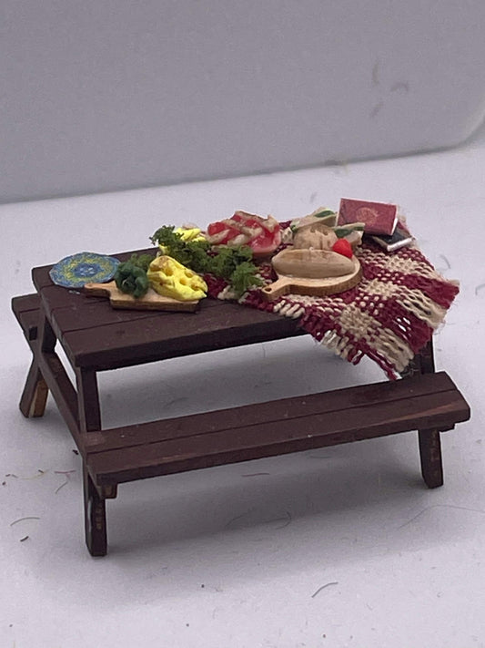 Dolls House Miniatures ( 1/48th - 1:48th - 1/4&quot; - Quarter Inch Scale )  Hand Made   - Picnic Table