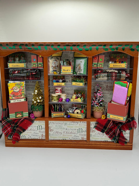 DOLLS HOUSE MINIATURES - 1/12th scale (1 inch) large Christmas Shelf display