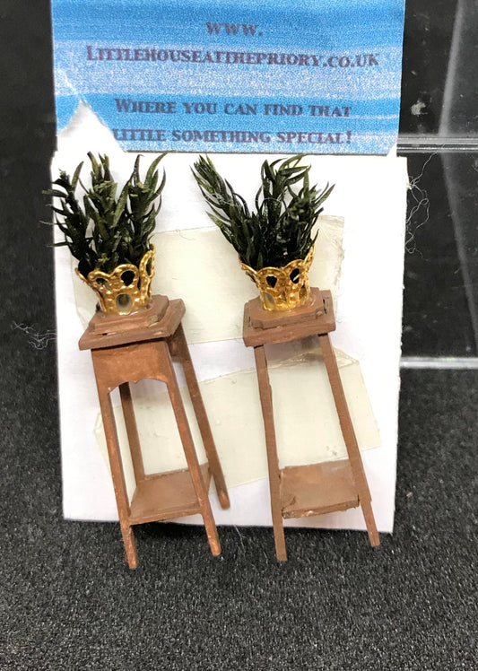 Dolls House   Dressed 1/48th pair plant stands