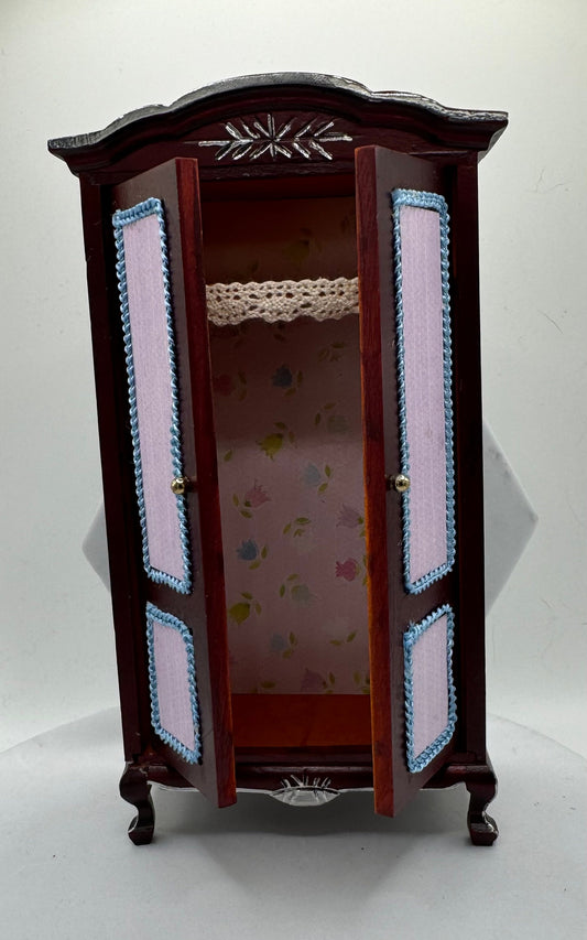 Dolls House Miniatures - 1/12 wardrobe
