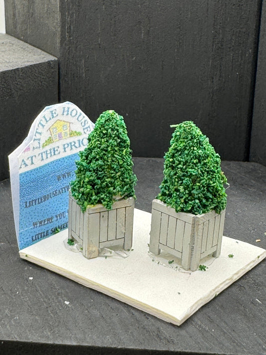 Dolls House Miniatures ( 1/48th - 1:48th - 1/4&quot; - Quarter Inch Scale )  - s/2 topiary Trees