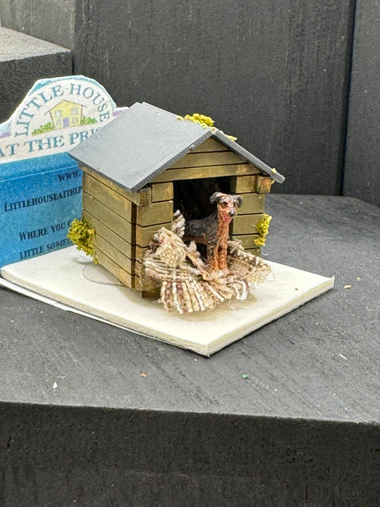 Dolls House Miniatures ( 1/48th - 1:48th - 1/4&quot; - Quarter Inch Scale )  - Dog Kennel