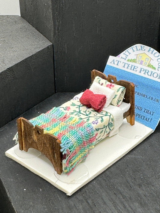 Dolls House Miniatures - Hand Made Single Bed (1/48th / 1:48 / Quarter Scale )