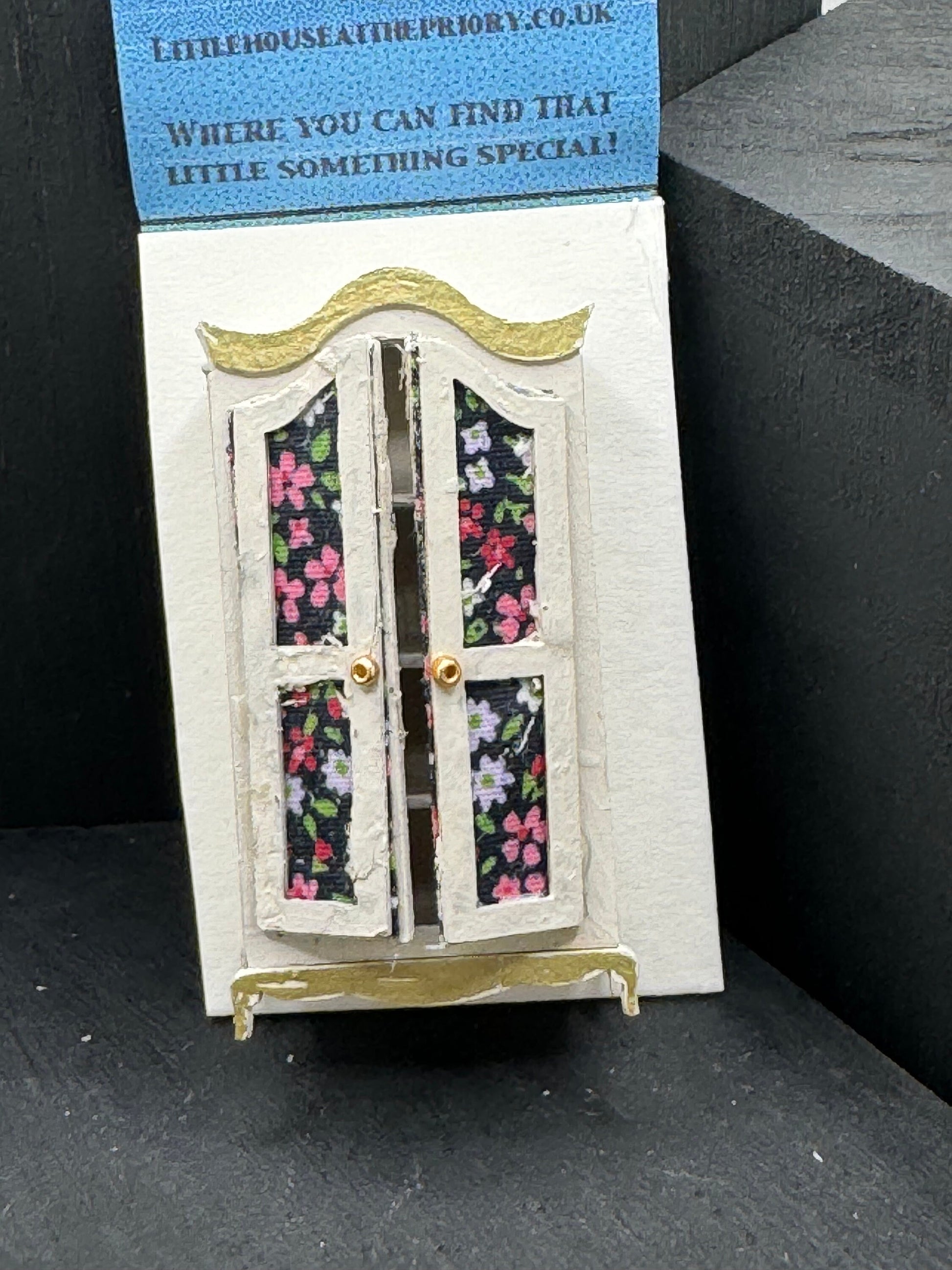 DOLLS HOUSE MINIATURES - 1/48 - 1:48 - 1/4&quot; - Quarter Inch Scale - Cabinet