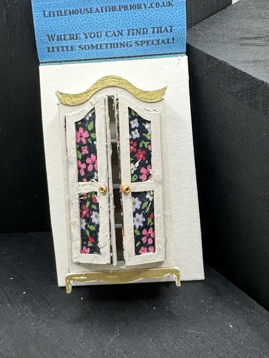 DOLLS HOUSE MINIATURES - 1/48 - 1:48 - 1/4&quot; - Quarter Inch Scale - Cabinet