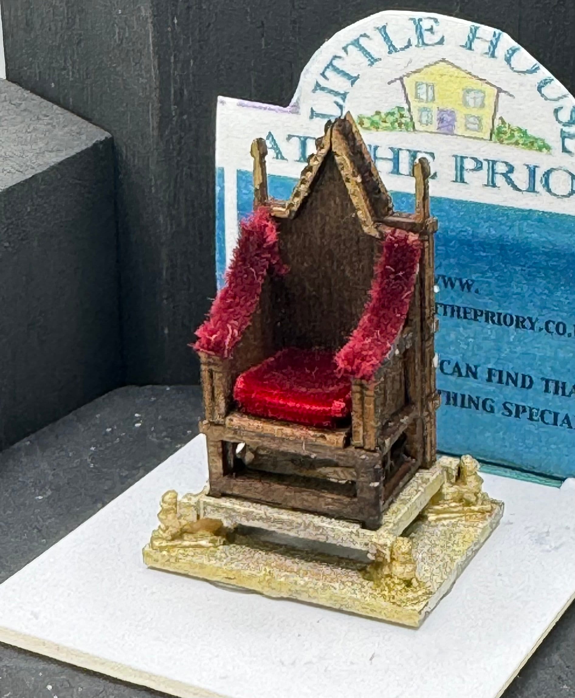 Dolls House  1/48th Coronation Throne with Stone of Destiny