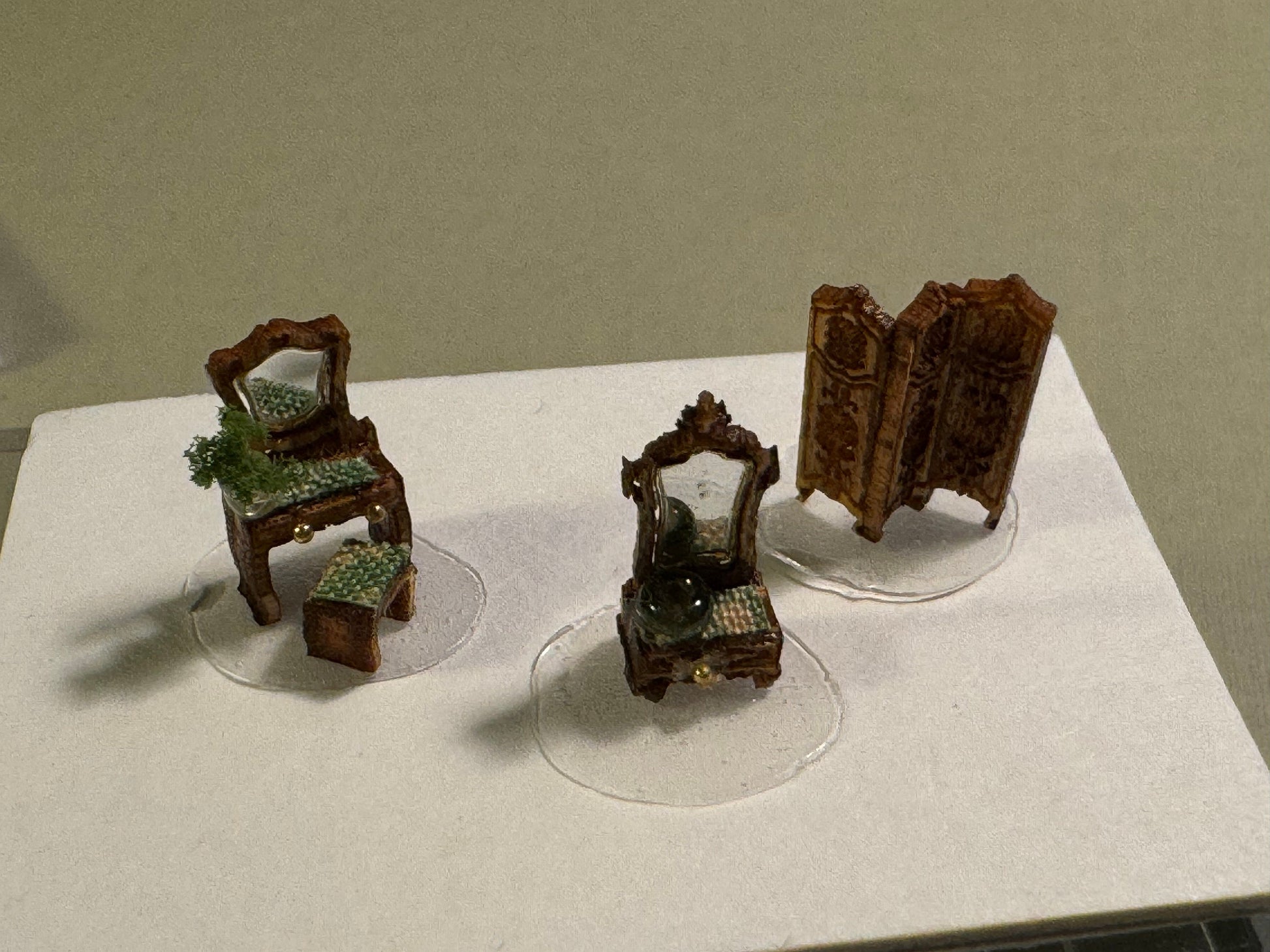 Dolls House Miniatures 1/144th / 1:144 / micro / dutch scale Victorian Dressing Room set
