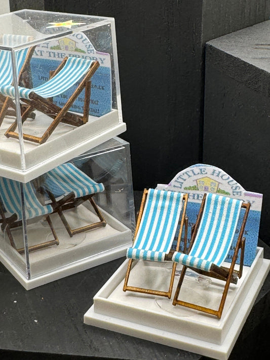 Dolls House Miniatures ( 1/48th - 1:48th - 1/4&quot; - Quarter Inch Scale )  - s/2 Deck Chairs