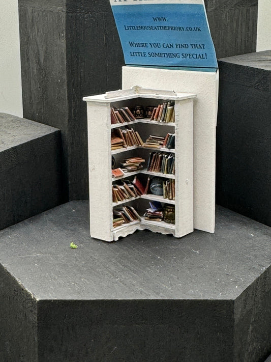 DOLLS HOUSE MINIATURES - 1/48 - 1:48 - 1/4&quot; - Quarter Inch Scale - Corner Bookcase
