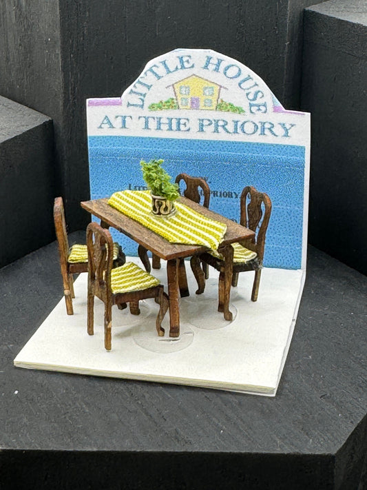 DOLLS HOUSE MINIATURES - 1/48 - 1:48 - 1/4&quot; - Quarter Inch Scale - Table with 4 chairs