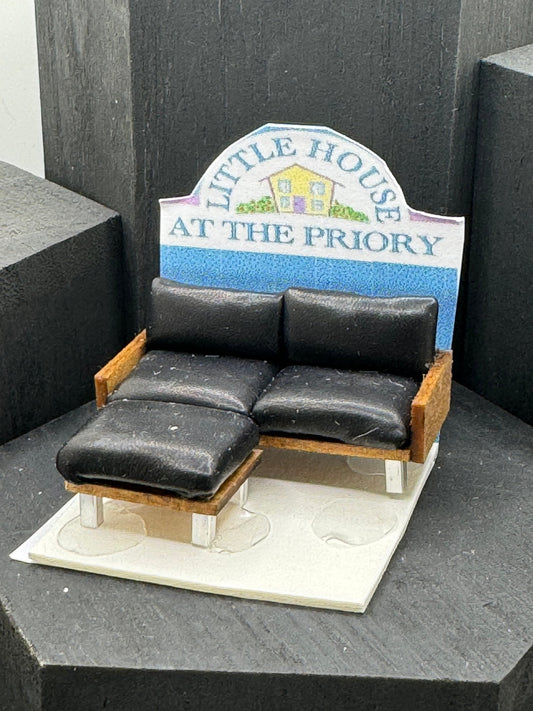 DOLLS HOUSE MINIATURES - 1/48 - 1:48 - 1/4&quot; - Quarter Inch Scale - Contemporary Sofa