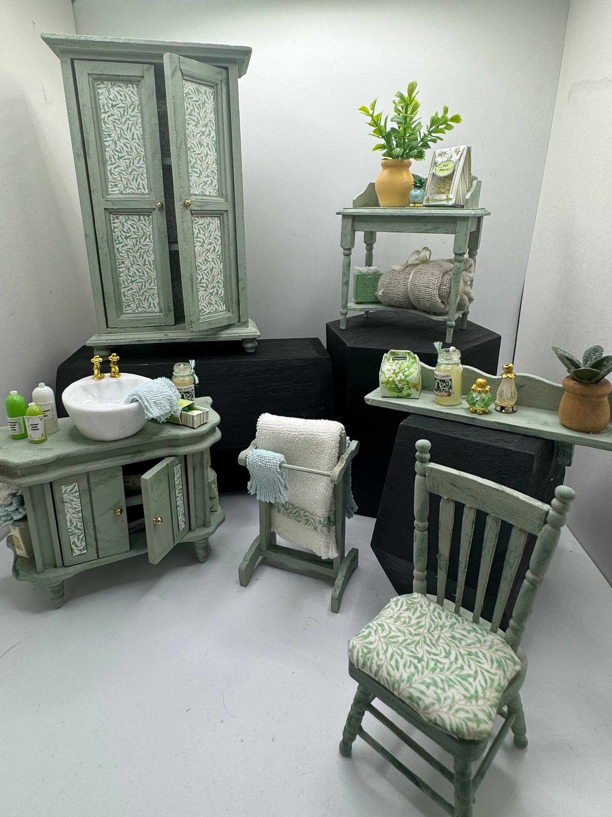 Dolls House Miniatures - 1/12th / 1:12 / inch scale.    Shabby Chic Bathroom Bedroom Furniture ( 6 options  )