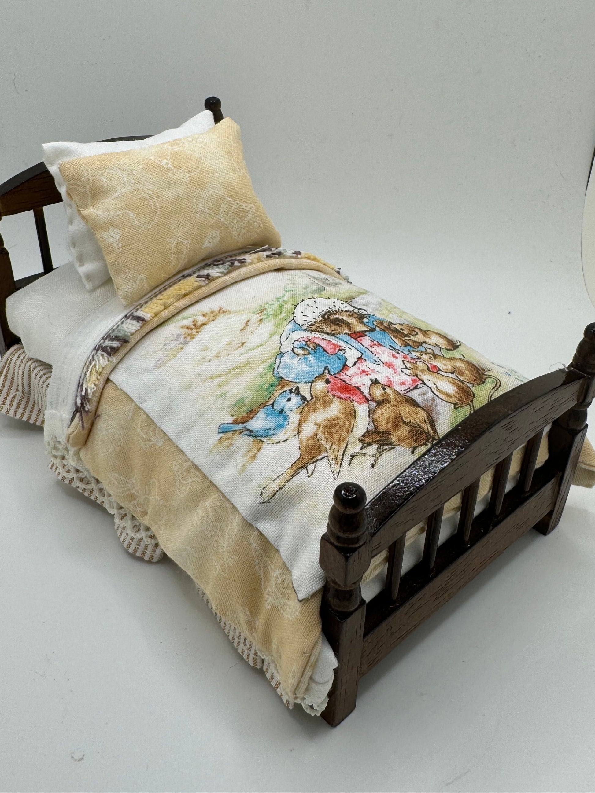 Dolls House Luxury Dressed 1/12th - 1:12 - 1 inch scale Hand Dressed Bed - Mrs Tiddlywinks Beatrix Potter