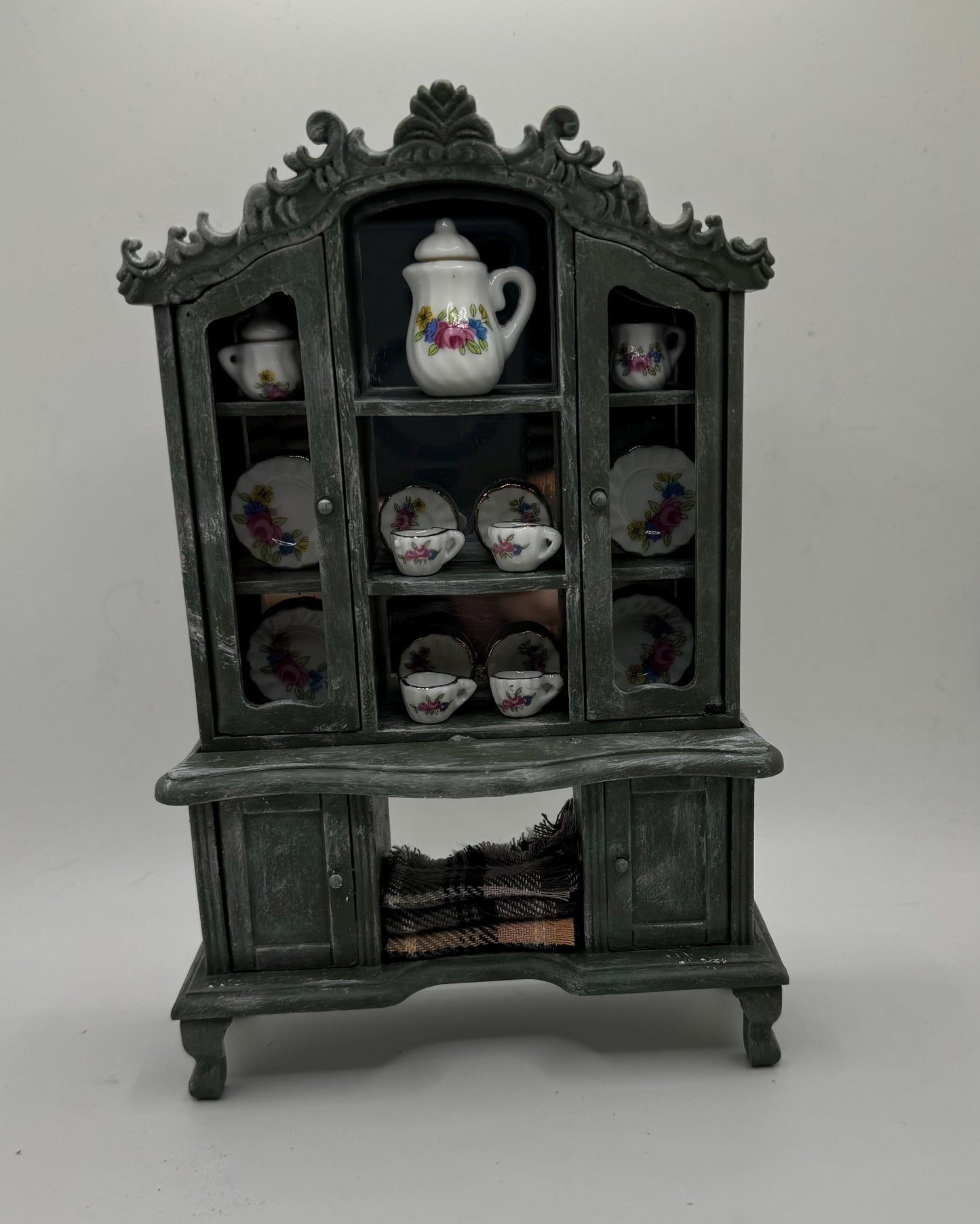 Dolls House Miniatures - Shabby Chic Dresser / Hutch ( 1:12 1/12th 1 inch )