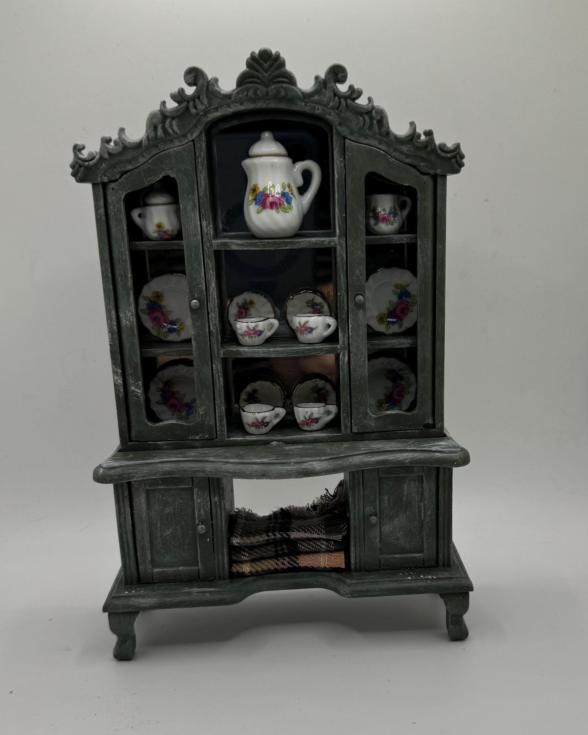 Dolls House Miniatures - Shabby Chic Dresser / Hutch ( 1:12 1/12th 1 inch )