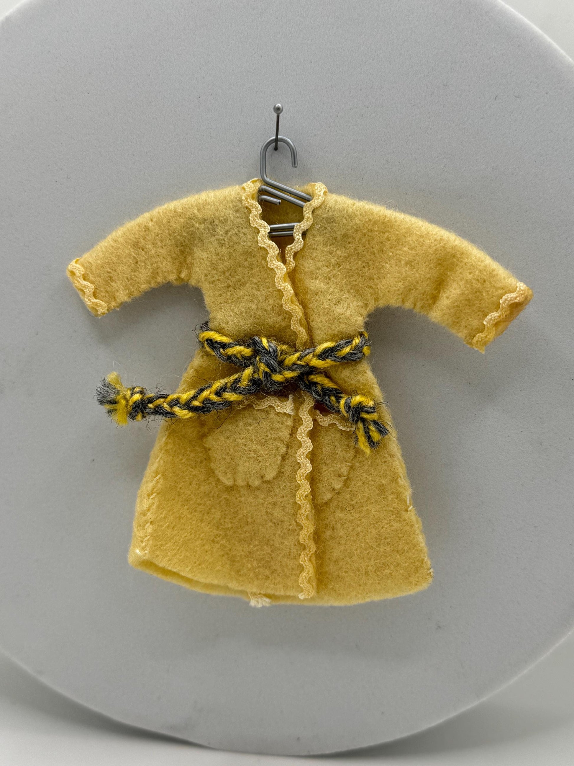 Dolls House 1/12th Dressing Gown x1